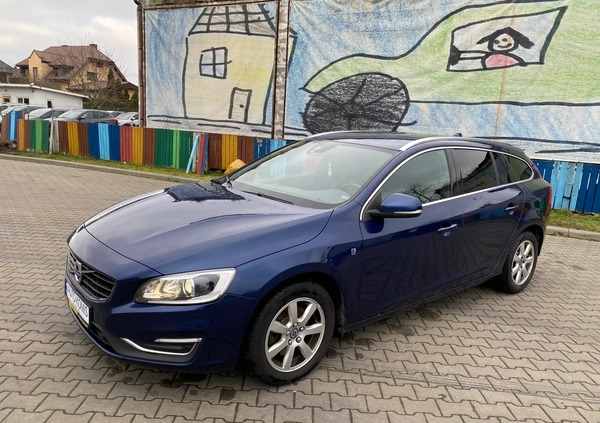 Volvo V60 cena 48900 przebieg: 223000, rok produkcji 2015 z Kutno małe 211